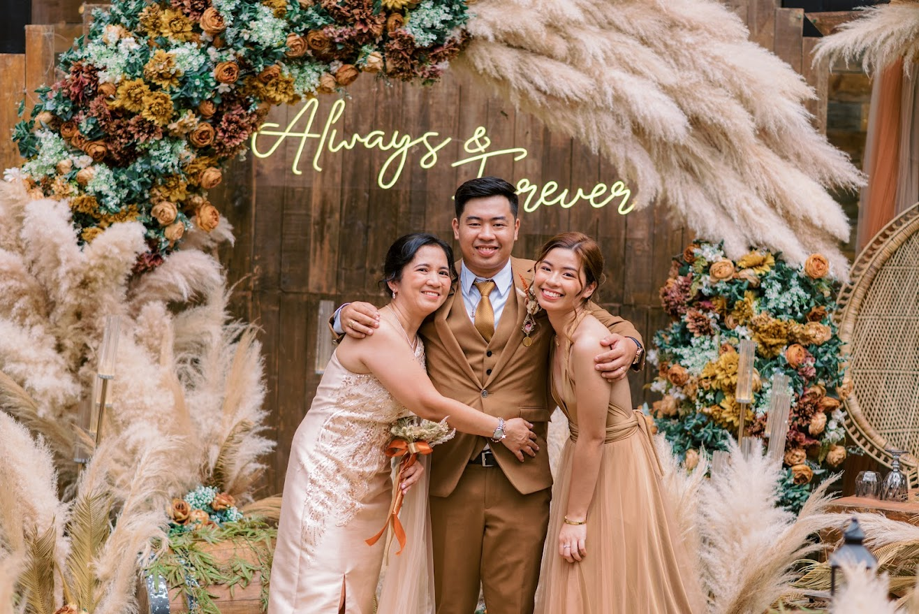 Wedding event with family